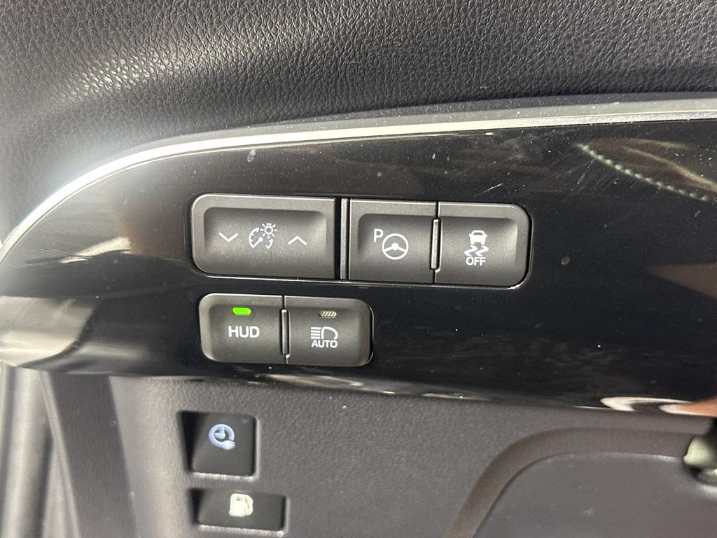 2017 Classic Silver Metallic Toyota Prius Prime Advanced FWD Hatchback