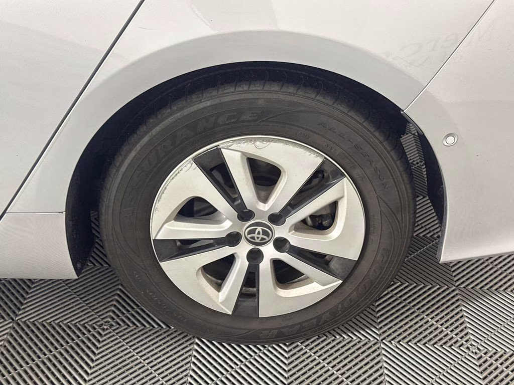 2017 Silver Toyota Prius Prime FWD Hatchback