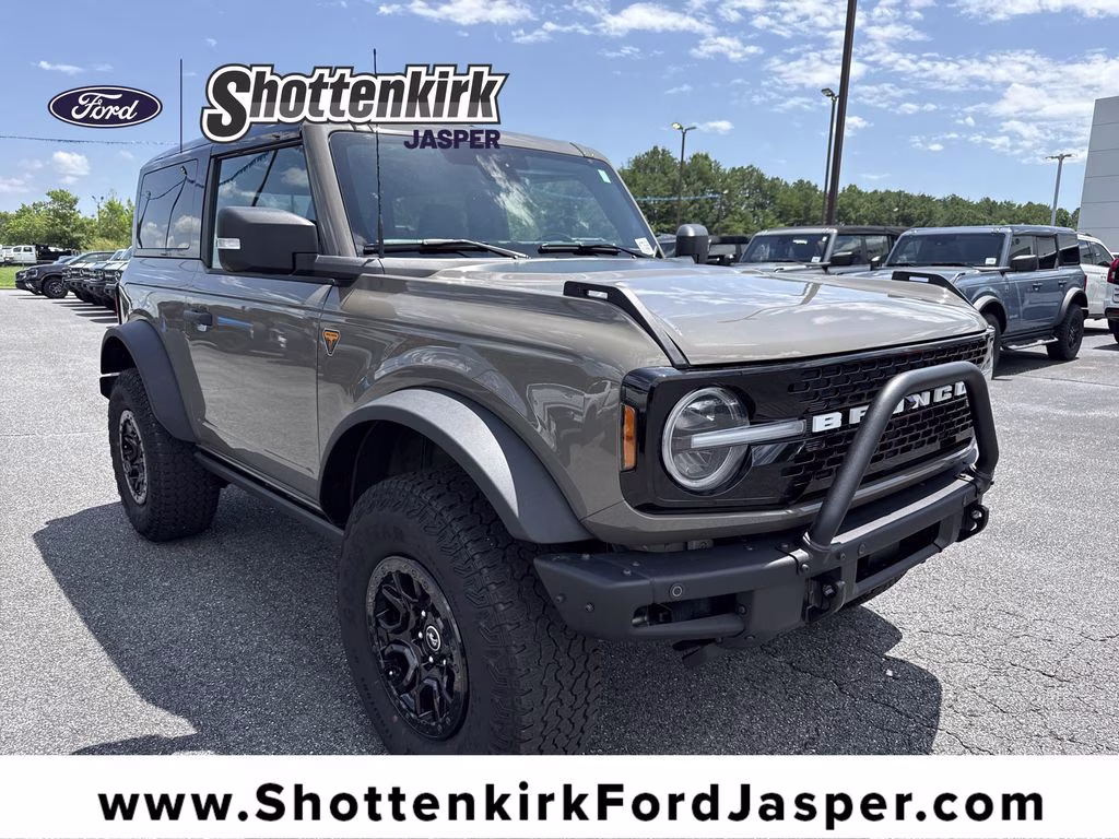 2025 Gray Ford Bronco Badlands 4X4 SUV