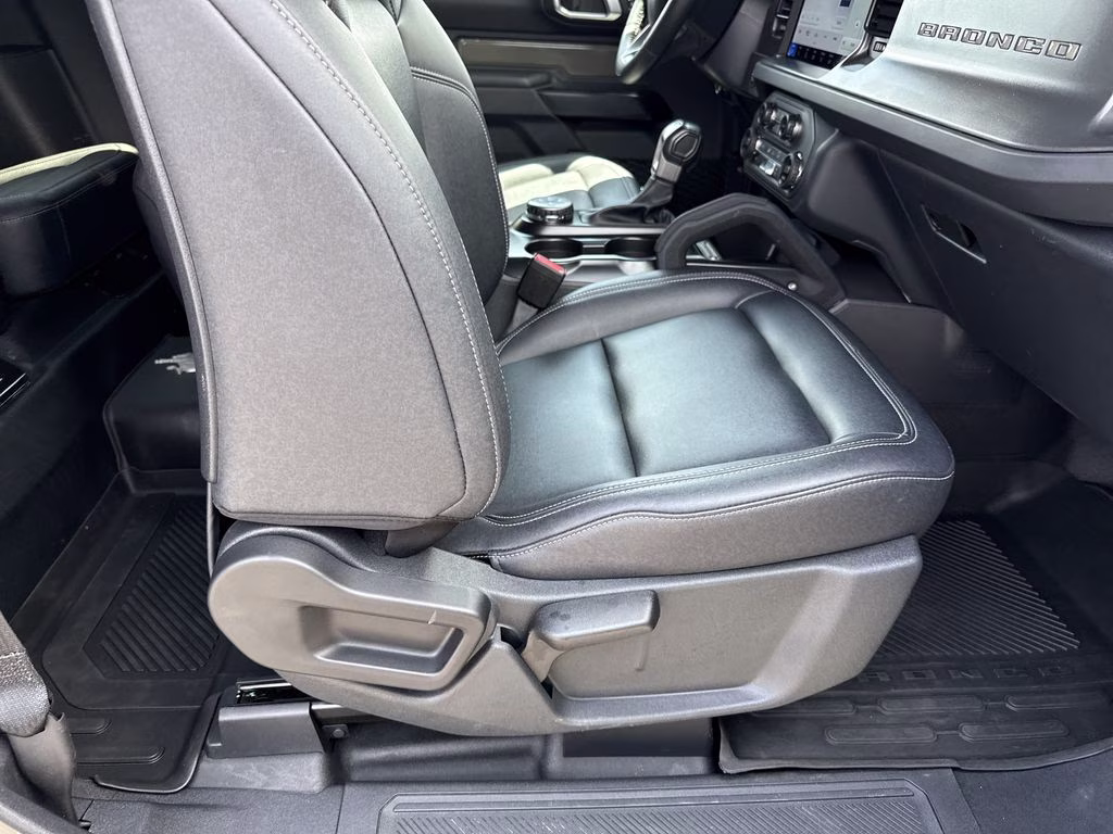 2025 Gray Ford Bronco Badlands 4X4 SUV