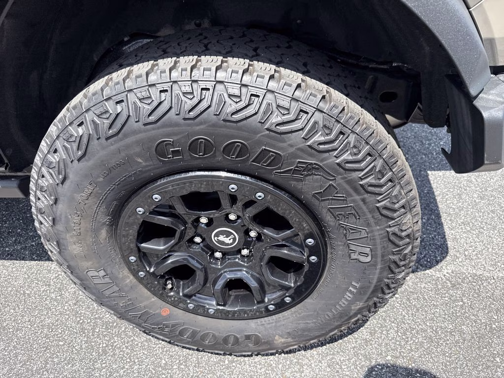 2025 Gray Ford Bronco Badlands 4X4 SUV