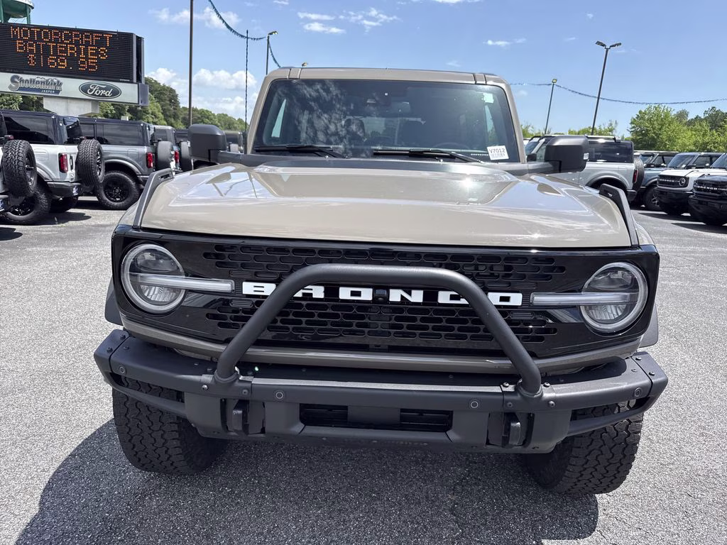 2025 Gray Ford Bronco Badlands 4X4 SUV