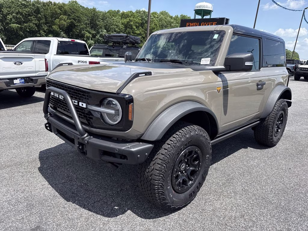 2025 Gray Ford Bronco Badlands 4X4 SUV
