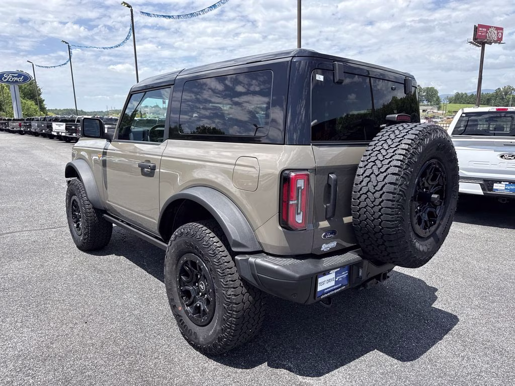 2025 Gray Ford Bronco Badlands 4X4 SUV
