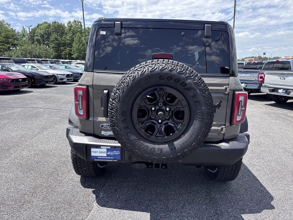 2025 Gray Ford Bronco Badlands 4X4 SUV