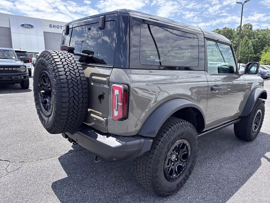 2025 Gray Ford Bronco Badlands 4X4 SUV