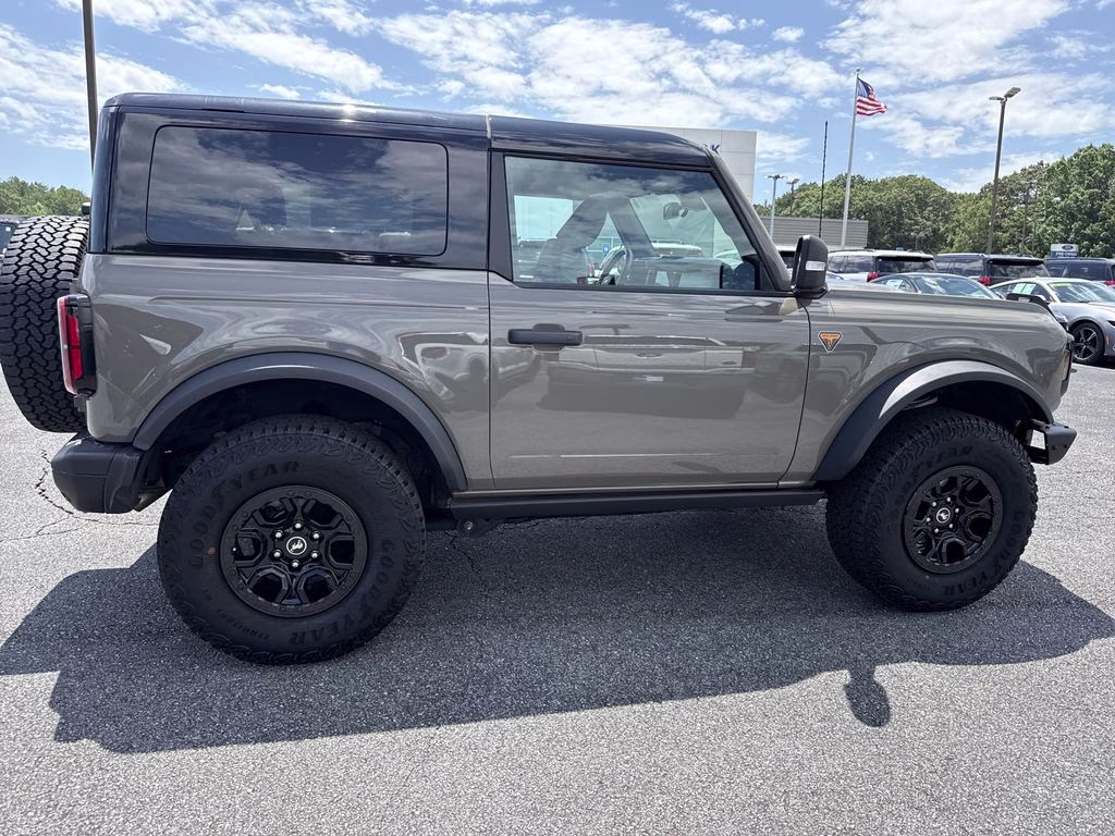 2025 Gray Ford Bronco Badlands 4X4 SUV
