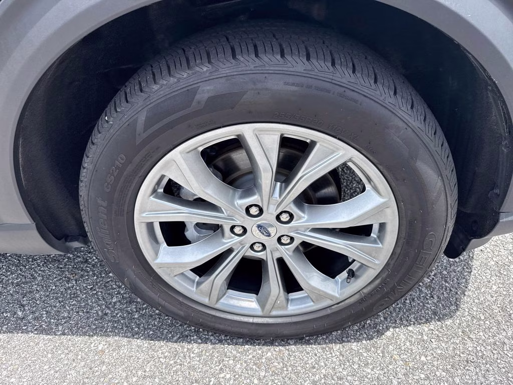2024 Agate Black Metallic Ford Explorer XLT 4X4 SUV
