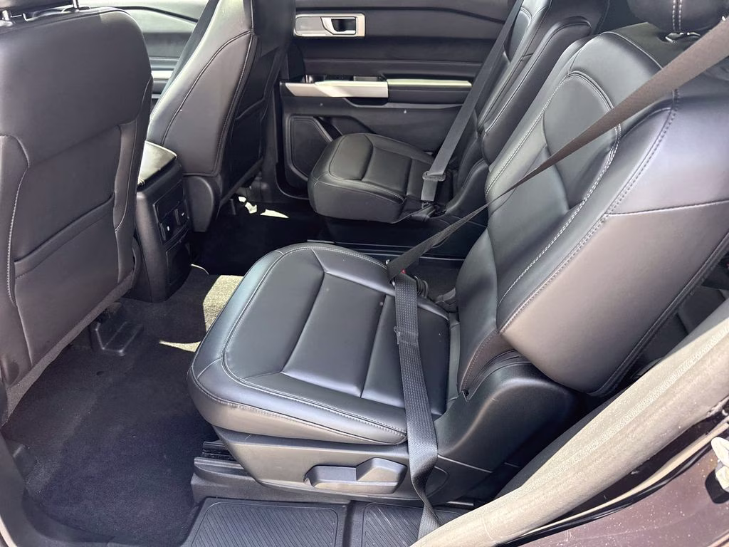 2024 Agate Black Metallic Ford Explorer XLT 4X4 SUV