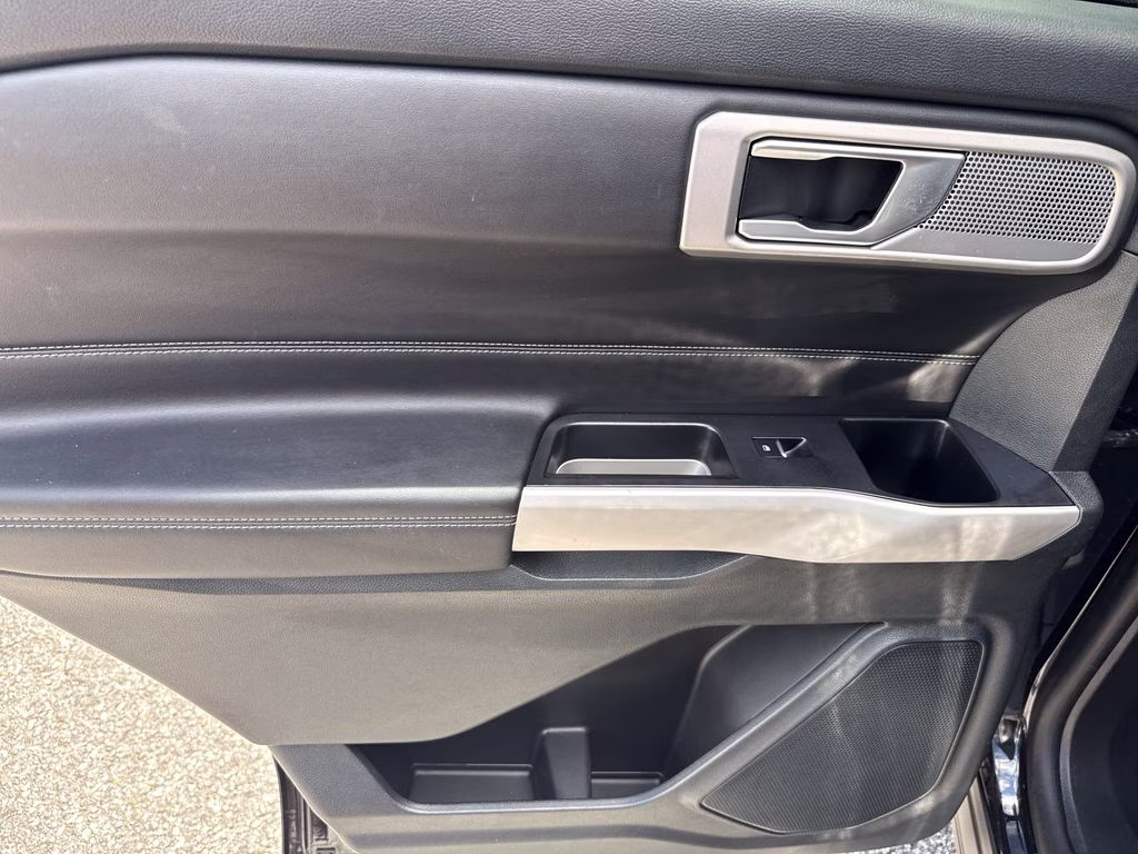 2024 Agate Black Metallic Ford Explorer XLT 4X4 SUV
