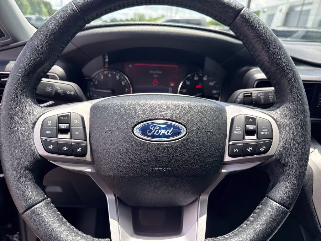 2024 Agate Black Metallic Ford Explorer XLT 4X4 SUV