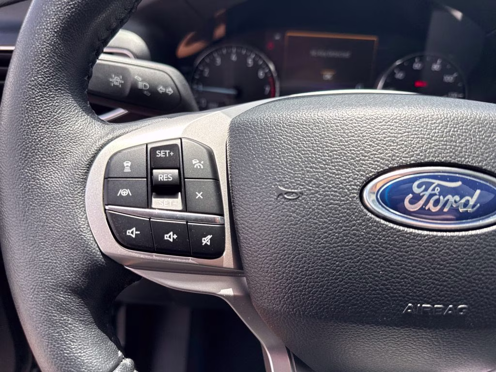 2024 Agate Black Metallic Ford Explorer XLT 4X4 SUV