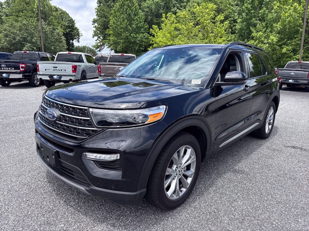 2024 Agate Black Metallic Ford Explorer XLT 4X4 SUV