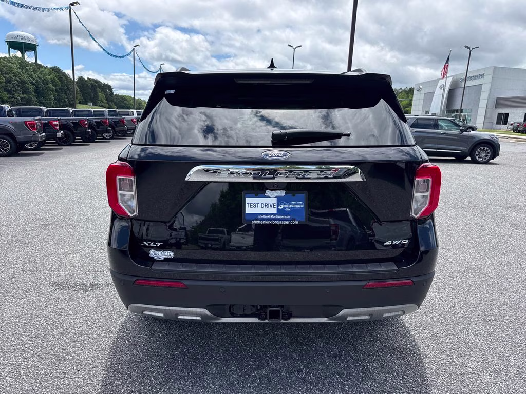 2024 Agate Black Metallic Ford Explorer XLT 4X4 SUV