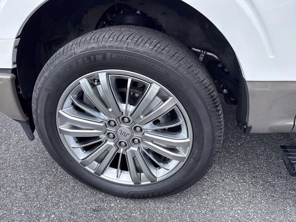 2025 Star White Metallic Tri-Coat Ford F-150 King Ranch 4X4 Truck