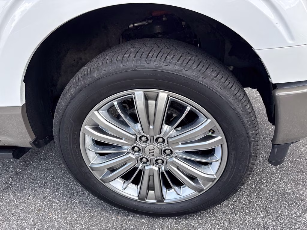 2025 Star White Metallic Tri-Coat Ford F-150 King Ranch 4X4 Truck