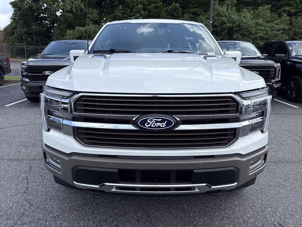 2025 Star White Metallic Tri-Coat Ford F-150 King Ranch 4X4 Truck