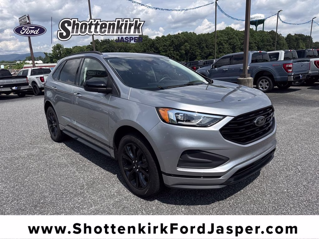 2023 Iconic Silver Metallic Ford Edge SE AWD SUV