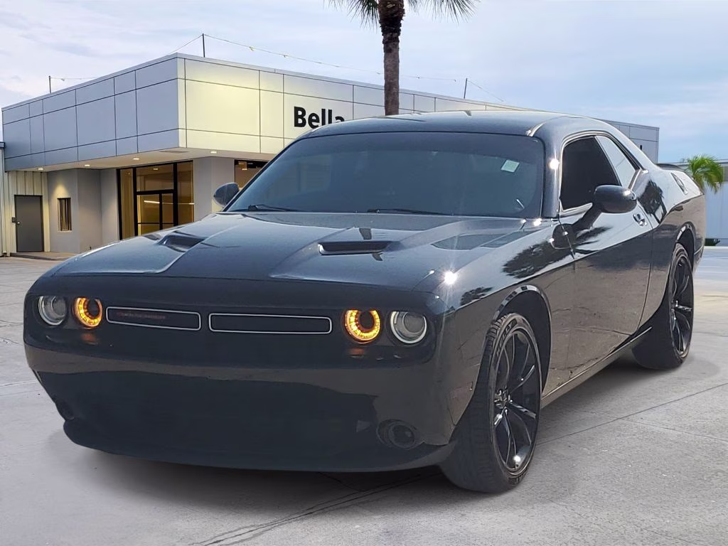 2018 Pitch Black Clearcoat Dodge Challenger SXT RWD Coupe