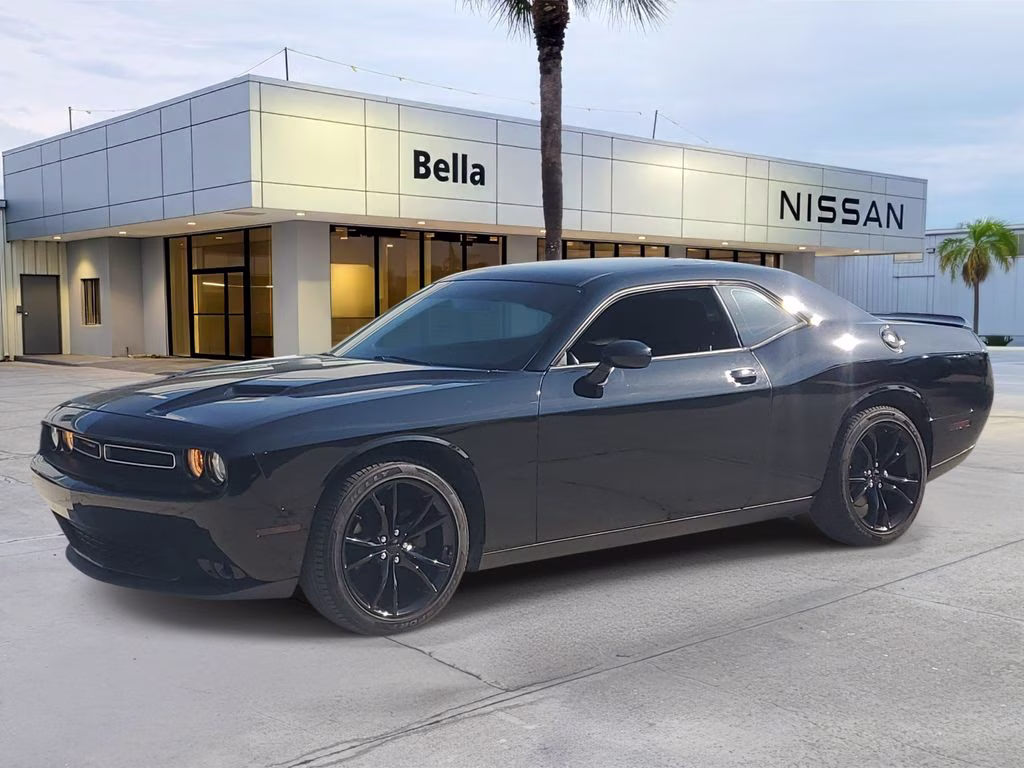 2018 Pitch Black Clearcoat Dodge Challenger SXT RWD Coupe