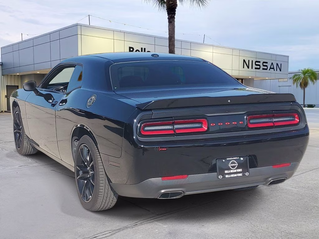 2018 Pitch Black Clearcoat Dodge Challenger SXT RWD Coupe