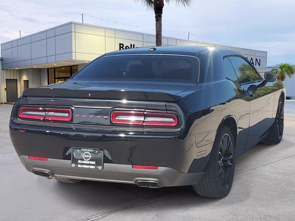 2018 Pitch Black Clearcoat Dodge Challenger SXT RWD Coupe
