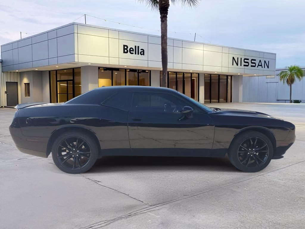 2018 Pitch Black Clearcoat Dodge Challenger SXT RWD Coupe