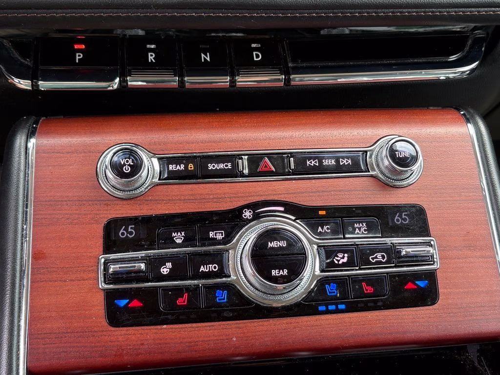 2020 Black Metallic Lincoln Aviator Reserve AWD SUV