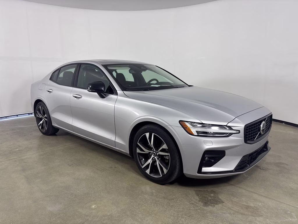 2025 Volvo S60 B5 Core AWD Sedan
