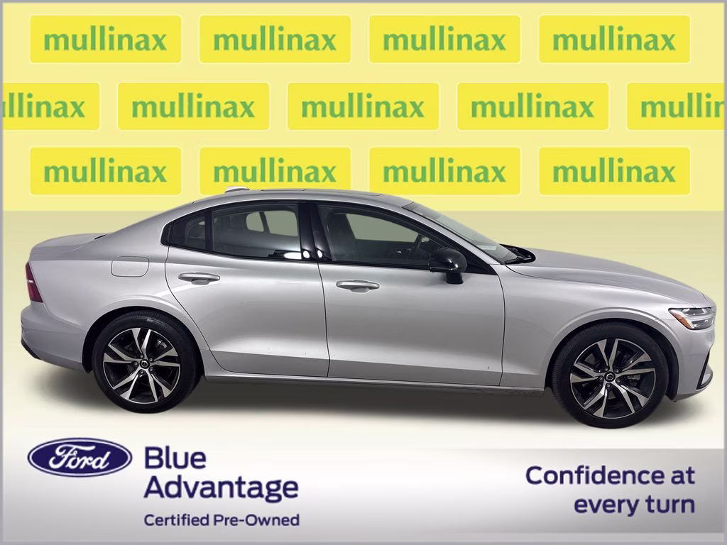 2025 Volvo S60 B5 Core AWD Sedan