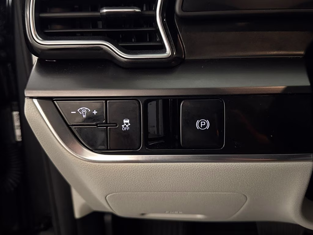 2025 Gravity Gray Kia Sportage EX FWD SUV