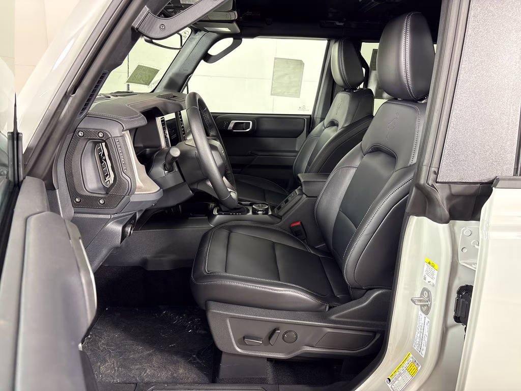 2026 Avalanche Ford Bronco Outer Banks 4X4 SUV