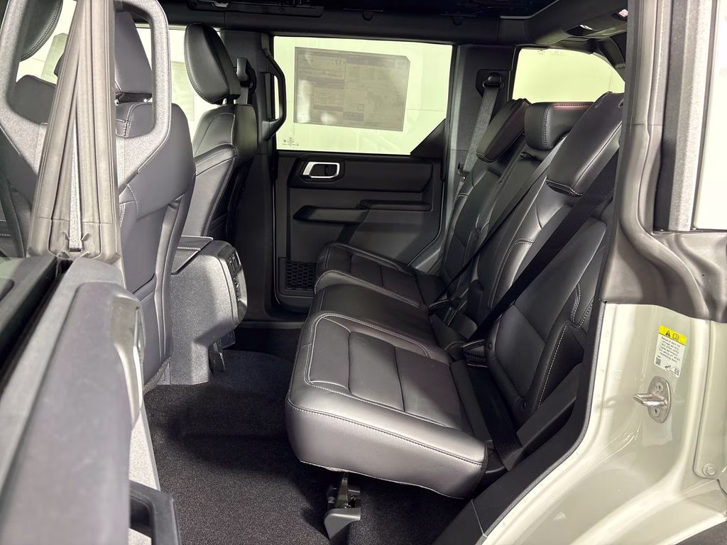 2026 Avalanche Ford Bronco Outer Banks 4X4 SUV