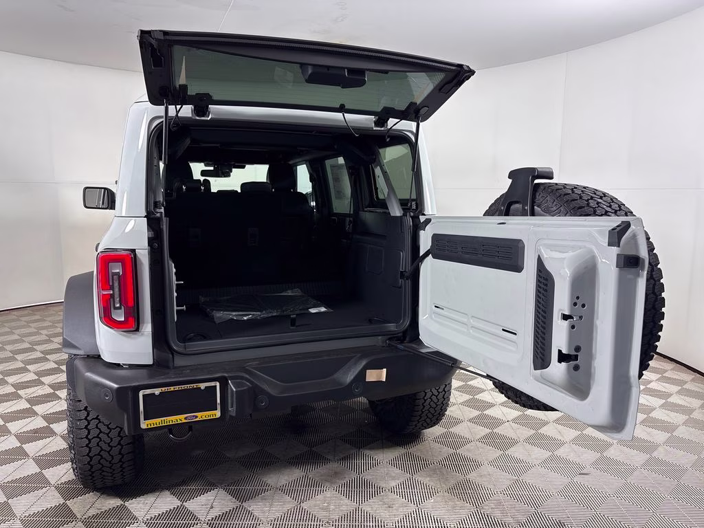2026 Avalanche Ford Bronco Outer Banks 4X4 SUV
