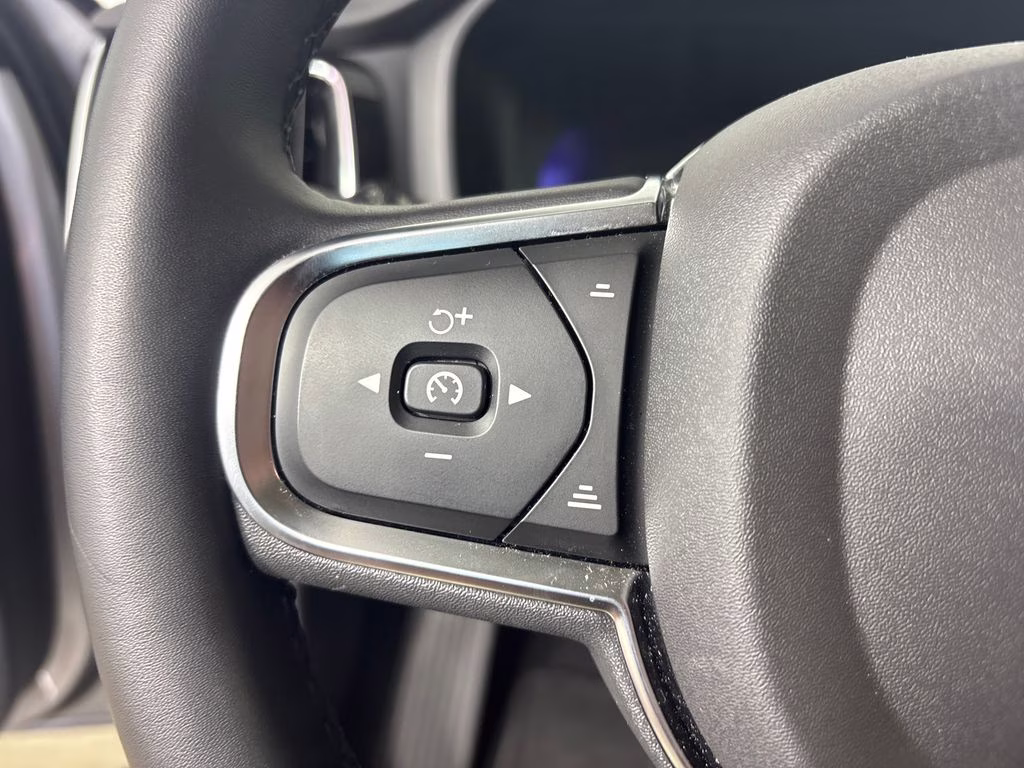 2025 Volvo S60 B5 Core AWD Sedan
