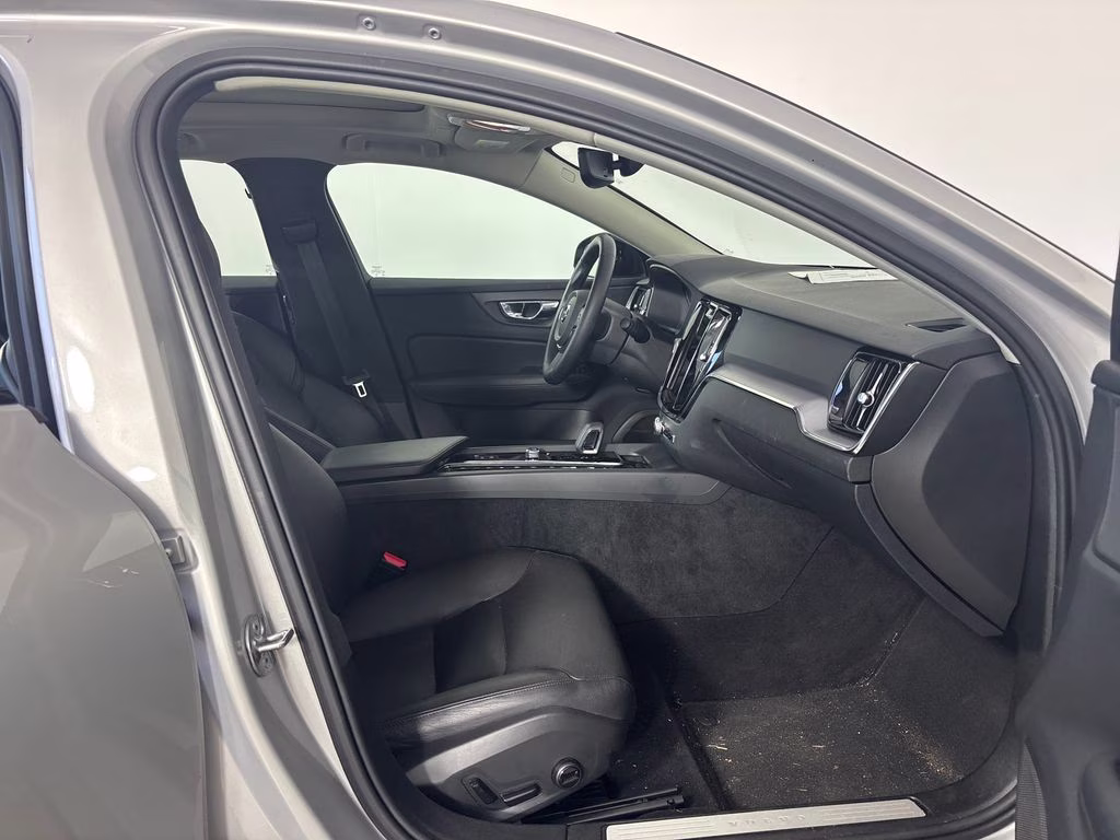 2025 Volvo S60 B5 Core AWD Sedan