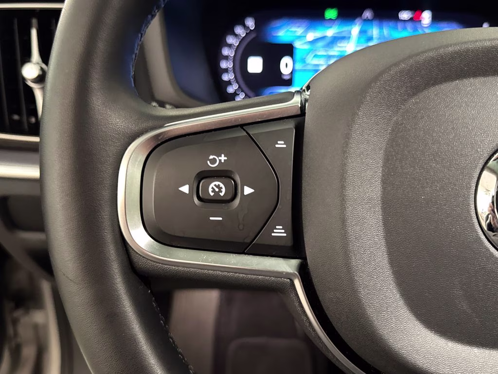 2025 Silver Dawn Metallic Volvo S60 B5 Core AWD Sedan