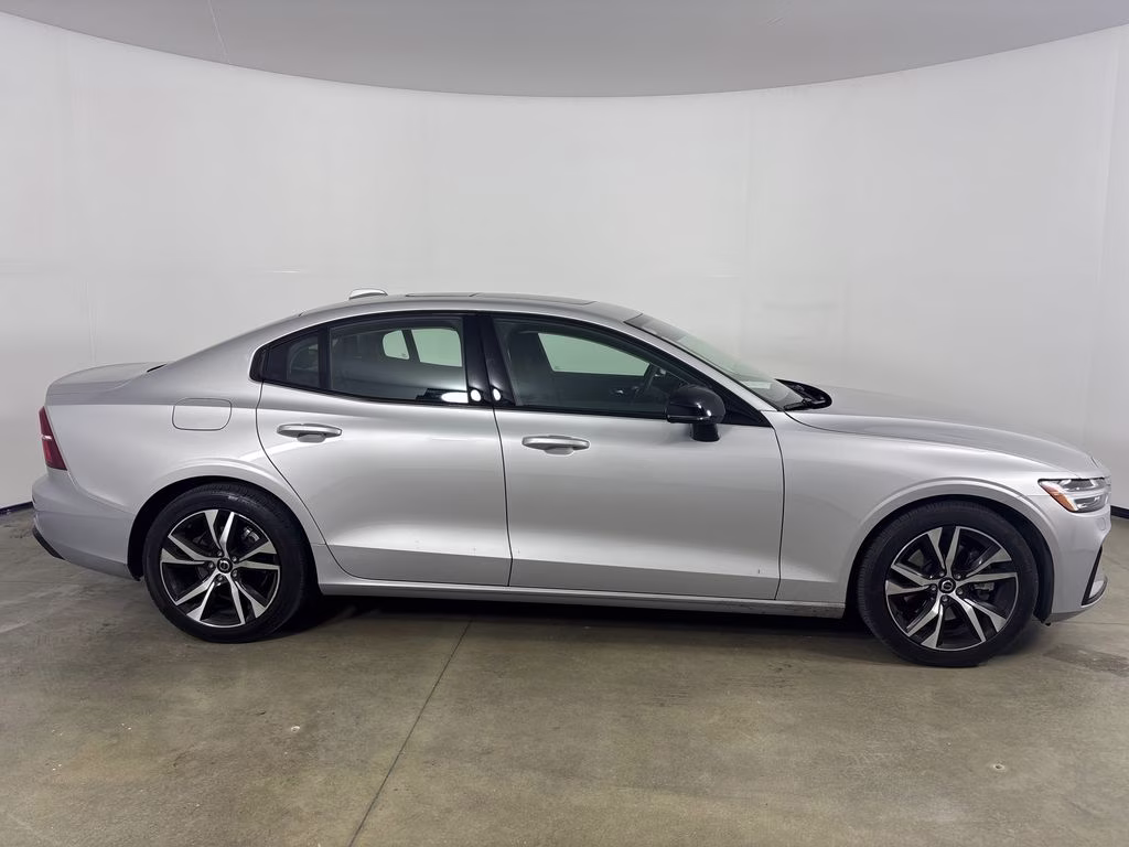 2025 Volvo S60 B5 Core AWD Sedan