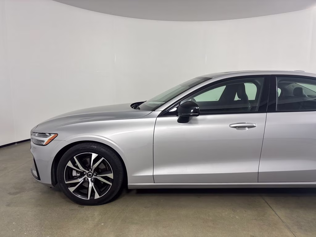2025 Volvo S60 B5 Core AWD Sedan