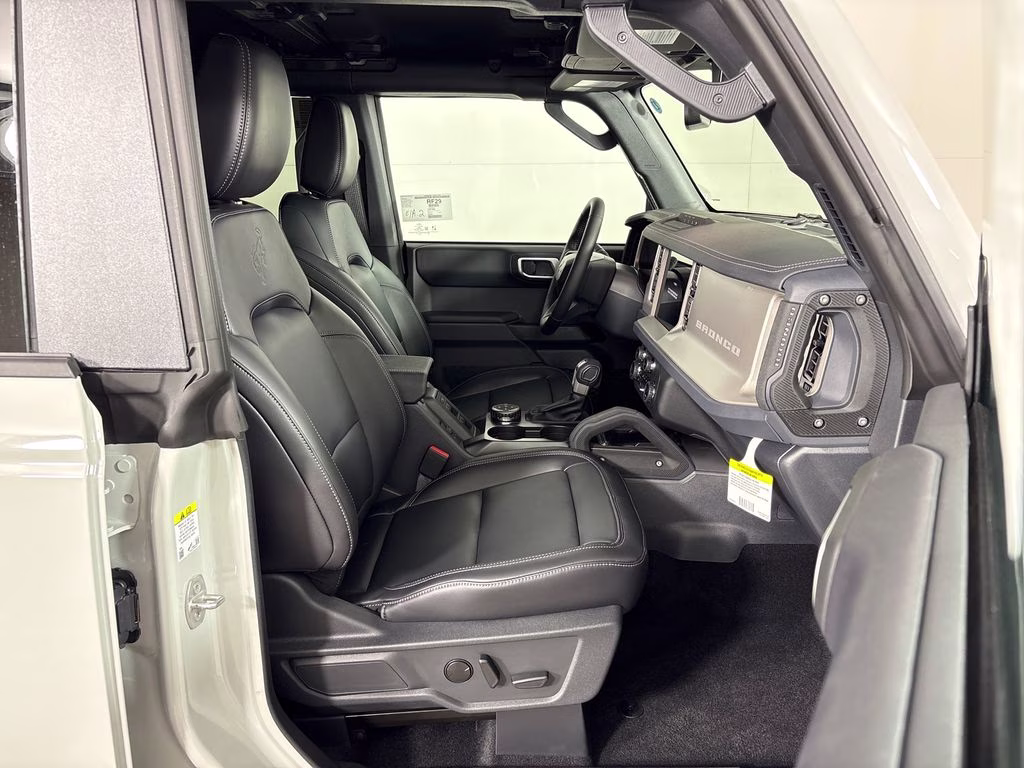 2026 Avalanche Ford Bronco Outer Banks 4X4 SUV