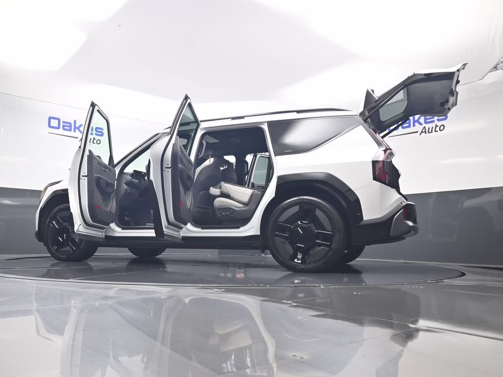 2024 Snow White Pearl Kia EV9 GT-Line AWD SUV