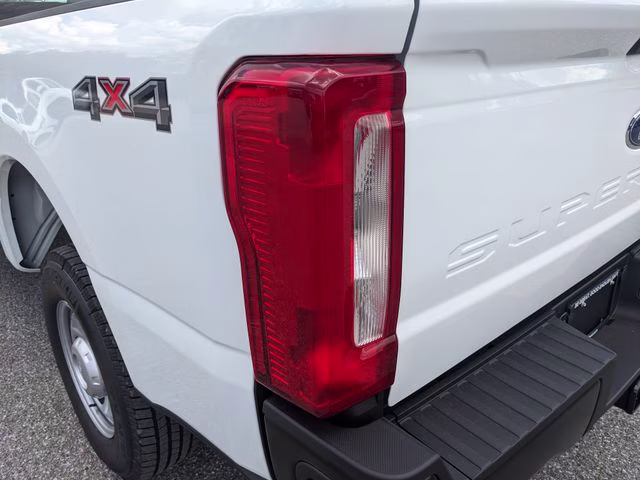 2026 Oxford White Ford Super Duty F-250 SRW XL 4X4 Truck