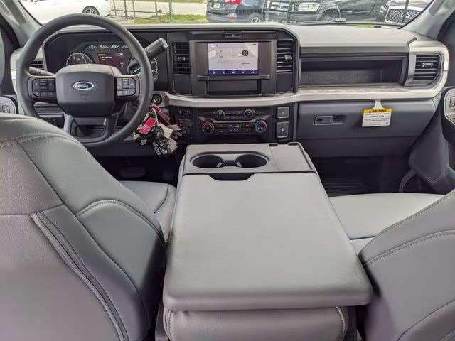 2026 Oxford White Ford Super Duty F-250 SRW XL 4X4 Truck