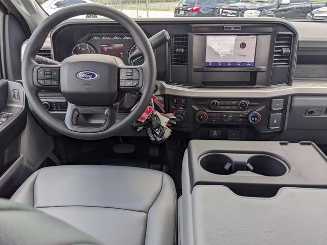 2026 Oxford White Ford Super Duty F-250 SRW XL 4X4 Truck