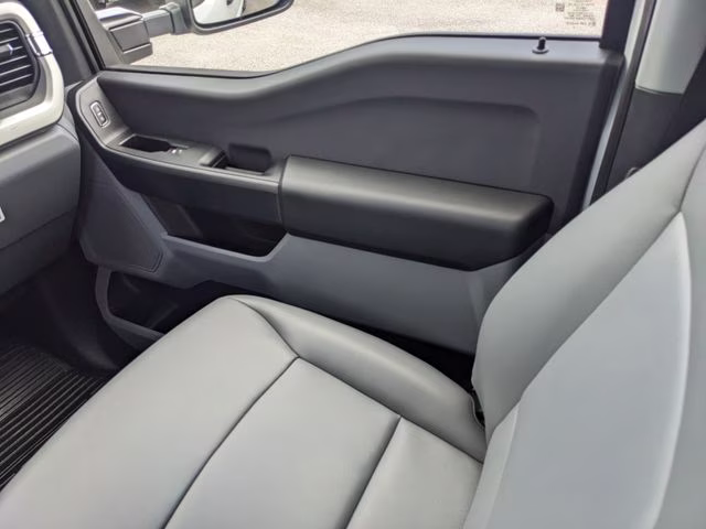 2026 Oxford White Ford Super Duty F-250 SRW XL 4X4 Truck