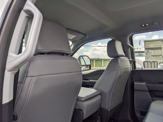 2026 Oxford White Ford Super Duty F-250 SRW XL 4X4 Truck