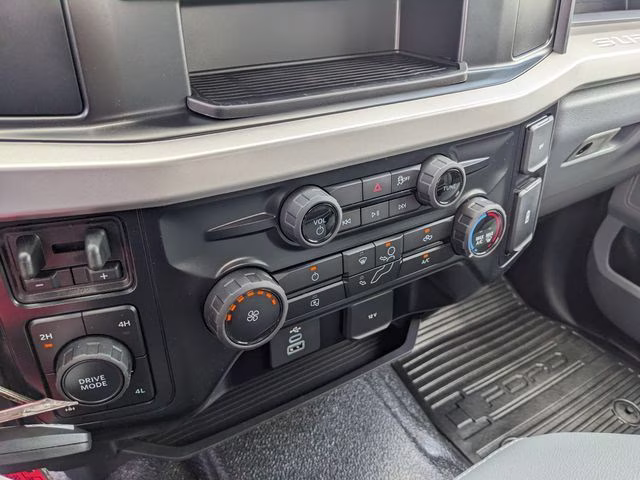 2026 Oxford White Ford Super Duty F-250 SRW XL 4X4 Truck