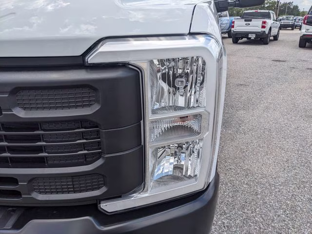 2026 Oxford White Ford Super Duty F-250 SRW XL 4X4 Truck