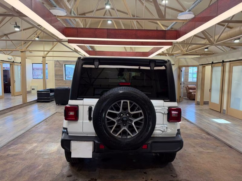 2024 Jeep Wrangler 4 Door Sahara Sport Utility 4D 4X4