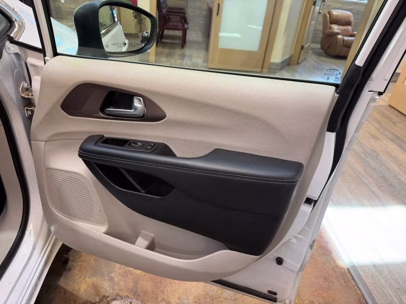 2024 Chrysler Grand Caravan SXT FWD
